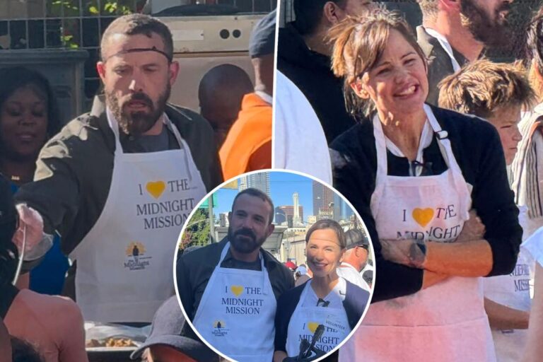 Ben Affleck ‘felt blessed’ to spend Thanksgiving with Jennifer Garner, kids amid Jennifer Lopez divorce