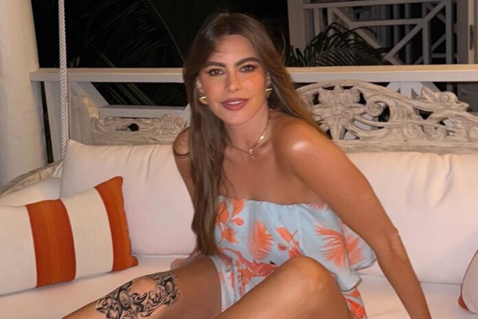 Sofia Vergara shares a leggy vacation photo and more star snaps