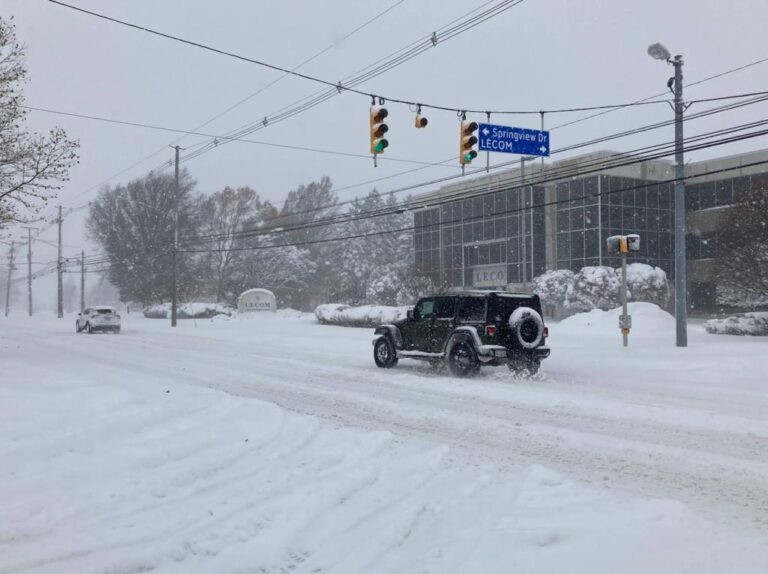 Upstate NY may see 6 ft of snow as NYC braces for cold snap