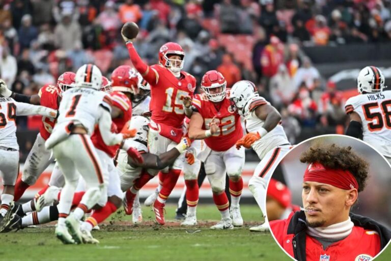 Patrick Mahomes exits win early with injury as Chiefs hold breath